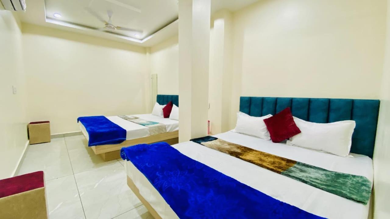 Hotel Raghavan In Front Of Railway Station Platform No 8 Удджайн Экстерьер фото